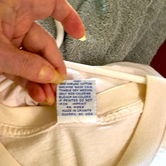 3/$15. Comical cat t- shirt - Picture 6 of 6